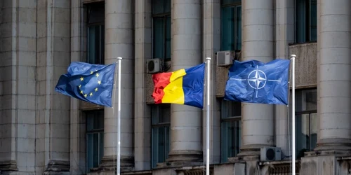 Romania NATO Uniunea Europeana steag FOTO Shutterstock